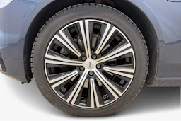 sininen Volvo V90 2022 kuva 9.
