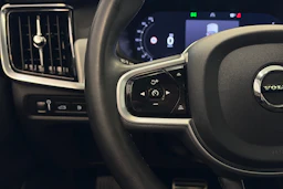 sininen Volvo V90 2022 kuva 20.