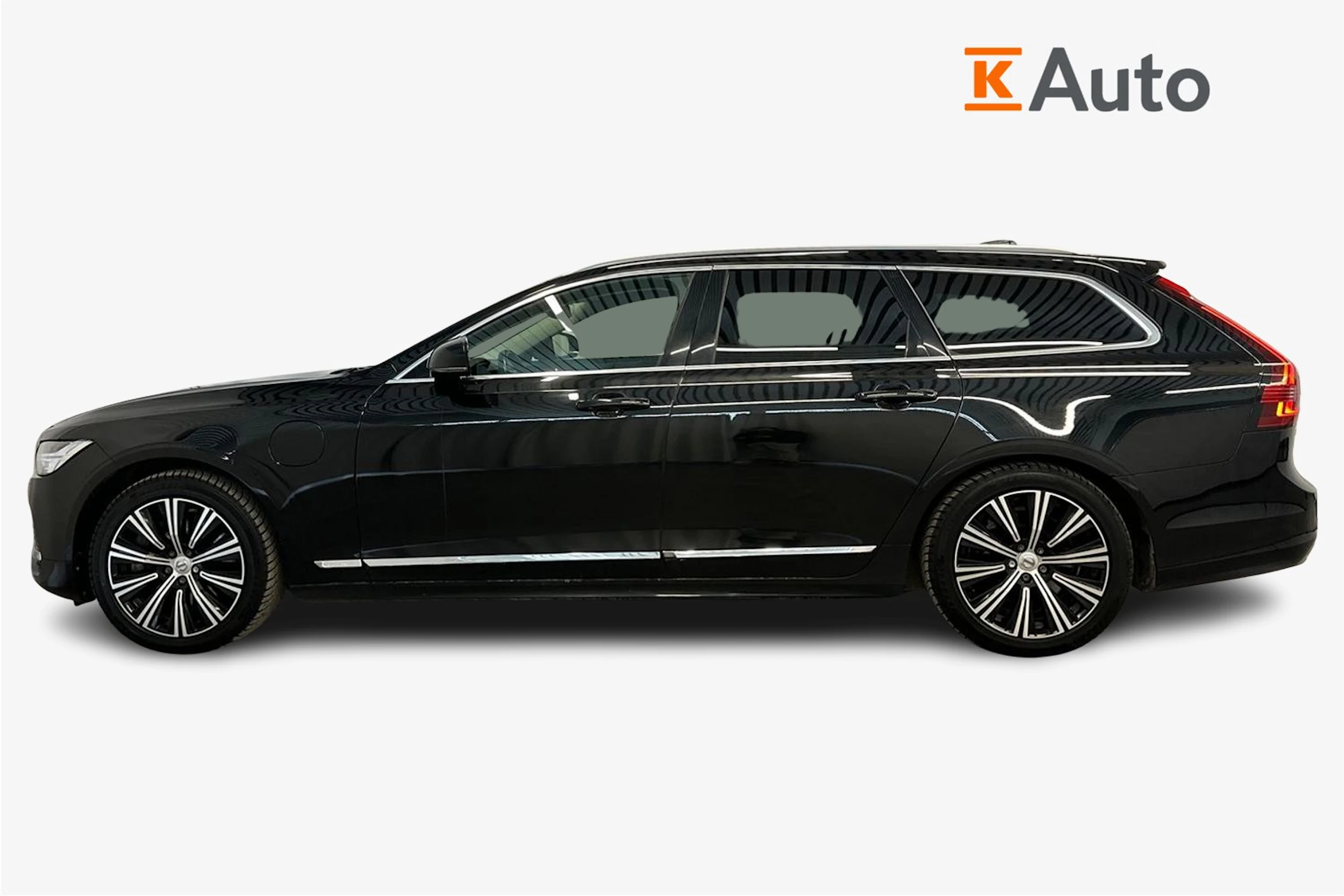 musta Volvo V90 2022 kuva 5.