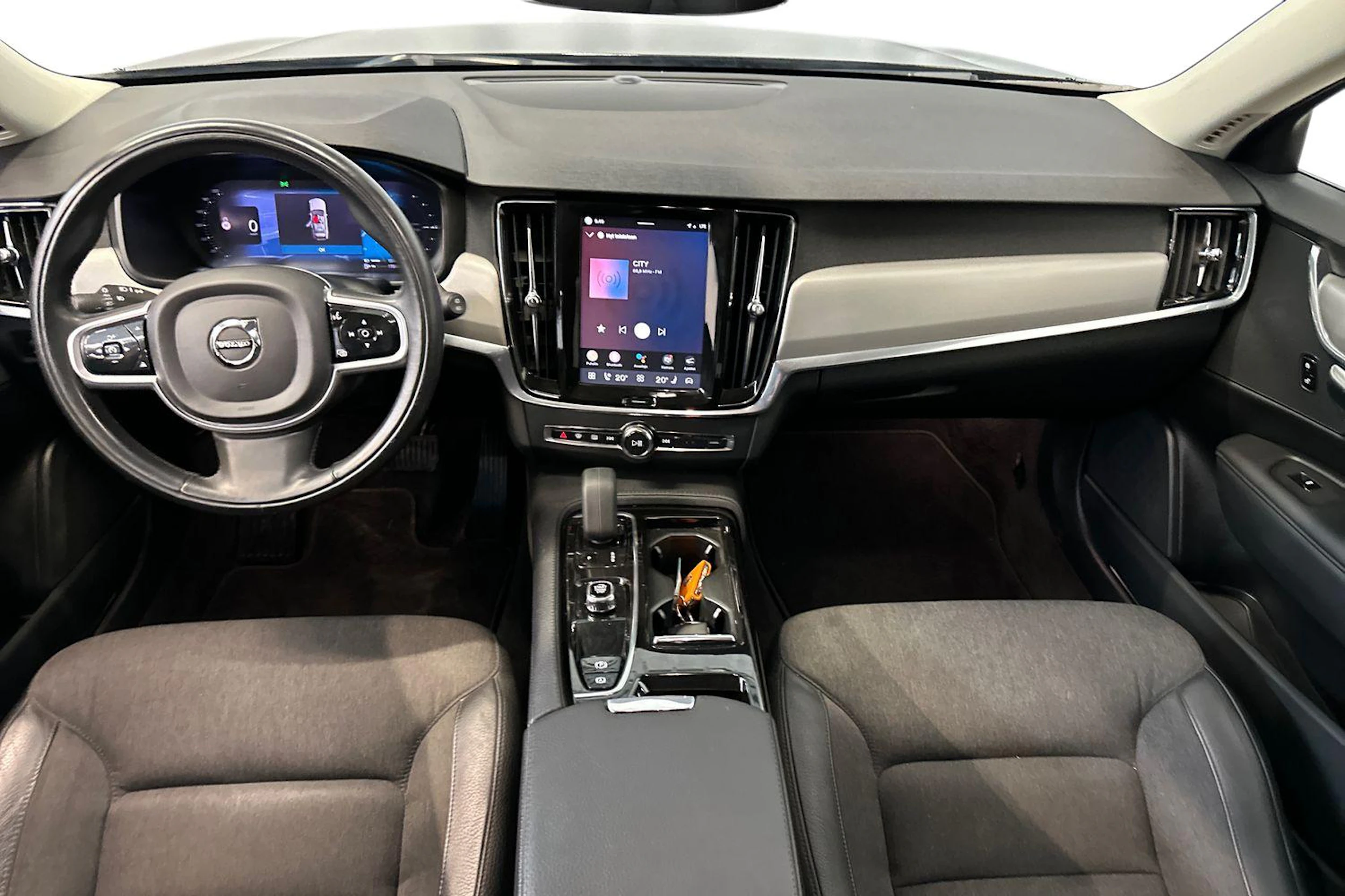 musta Volvo V90 2022 kuva 7.