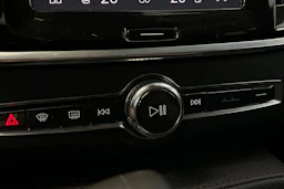 musta Volvo V90 2022 kuva 24.
