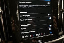 Harmaa Volvo V90 2022 kuva 23.