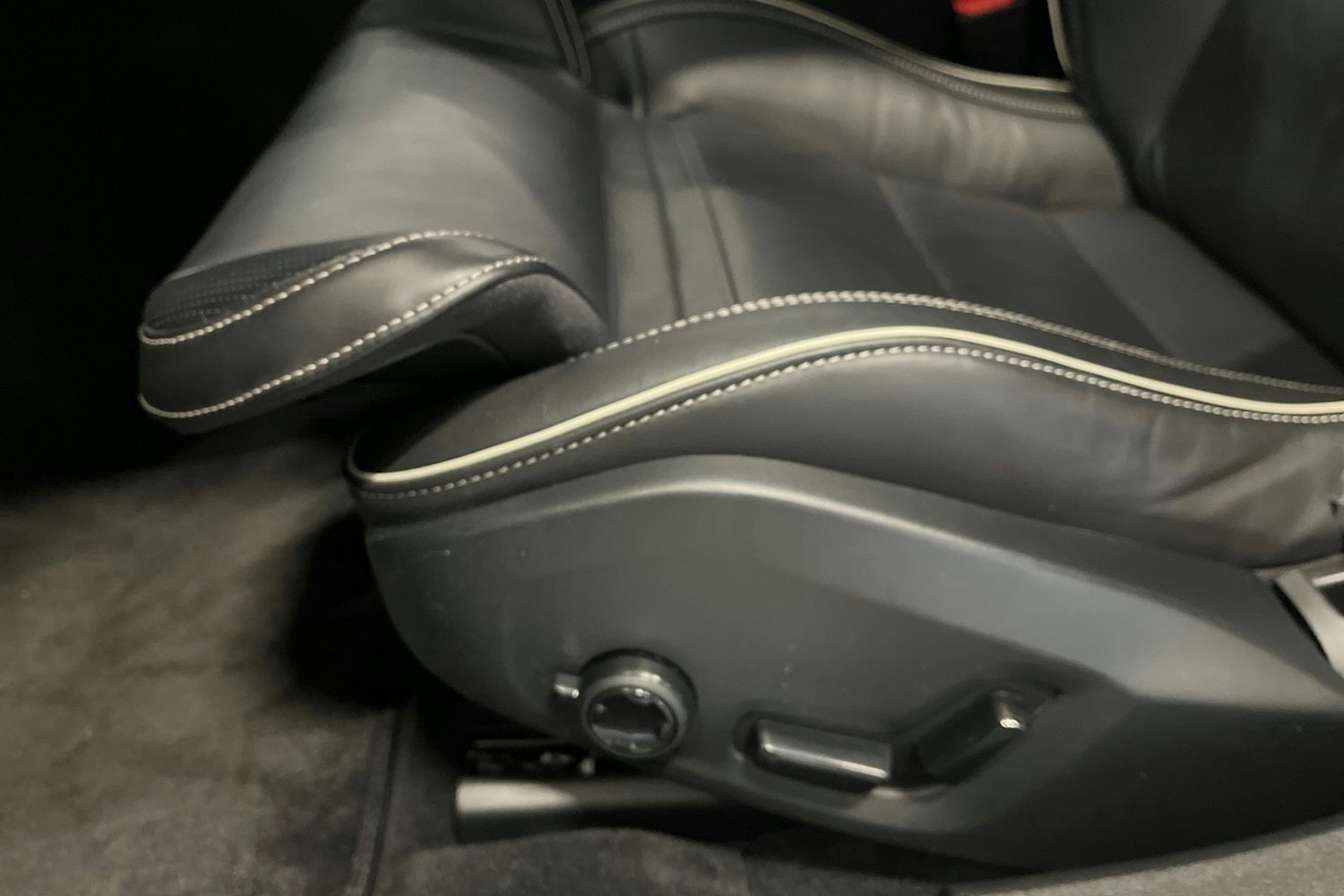 Harmaa Volvo V90 2022 kuva 27.