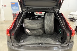 Harmaa Volvo V90 2022 kuva 28.