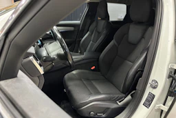 valkoinen Volvo V90 2022 kuva 14.