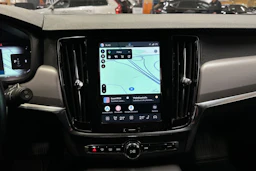 valkoinen Volvo V90 2022 kuva 18.