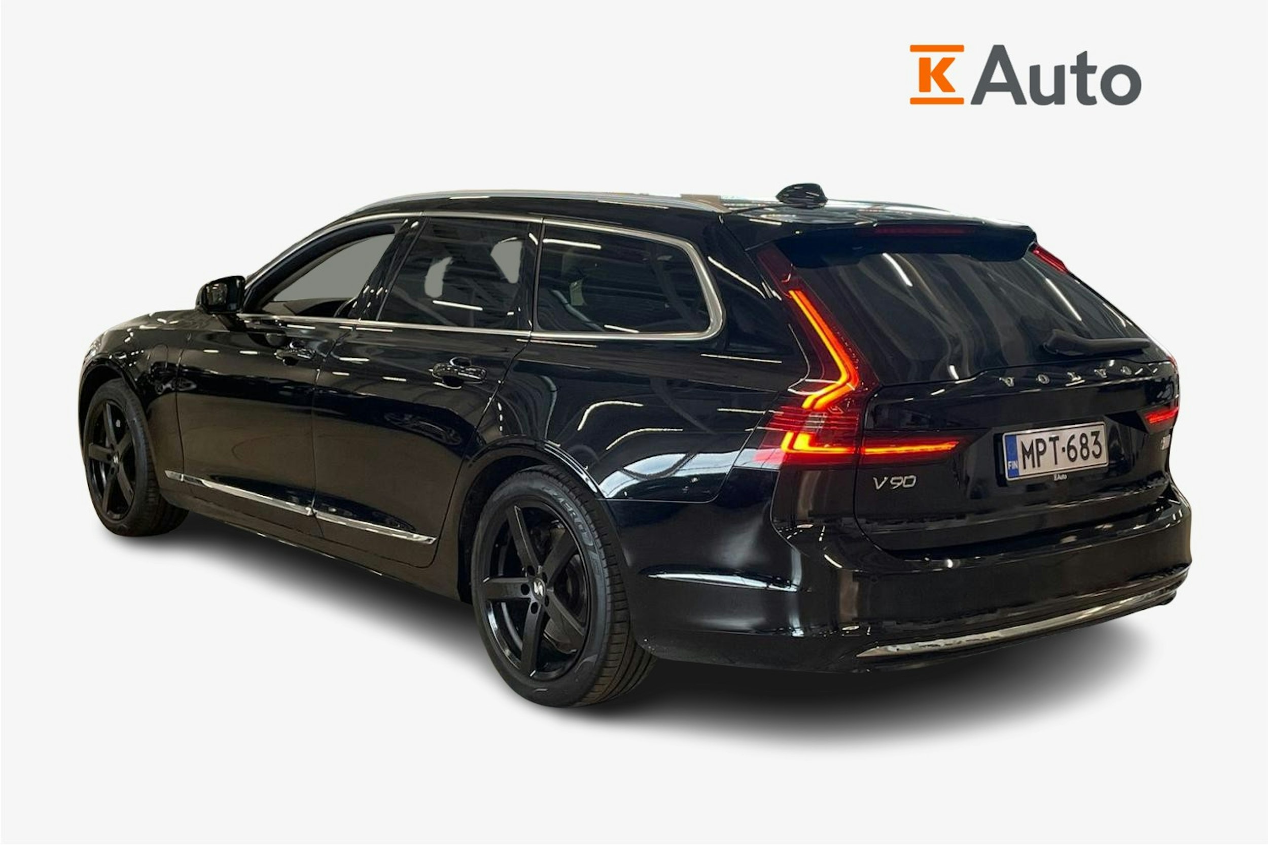 musta Volvo V90 2022 kuva 2.
