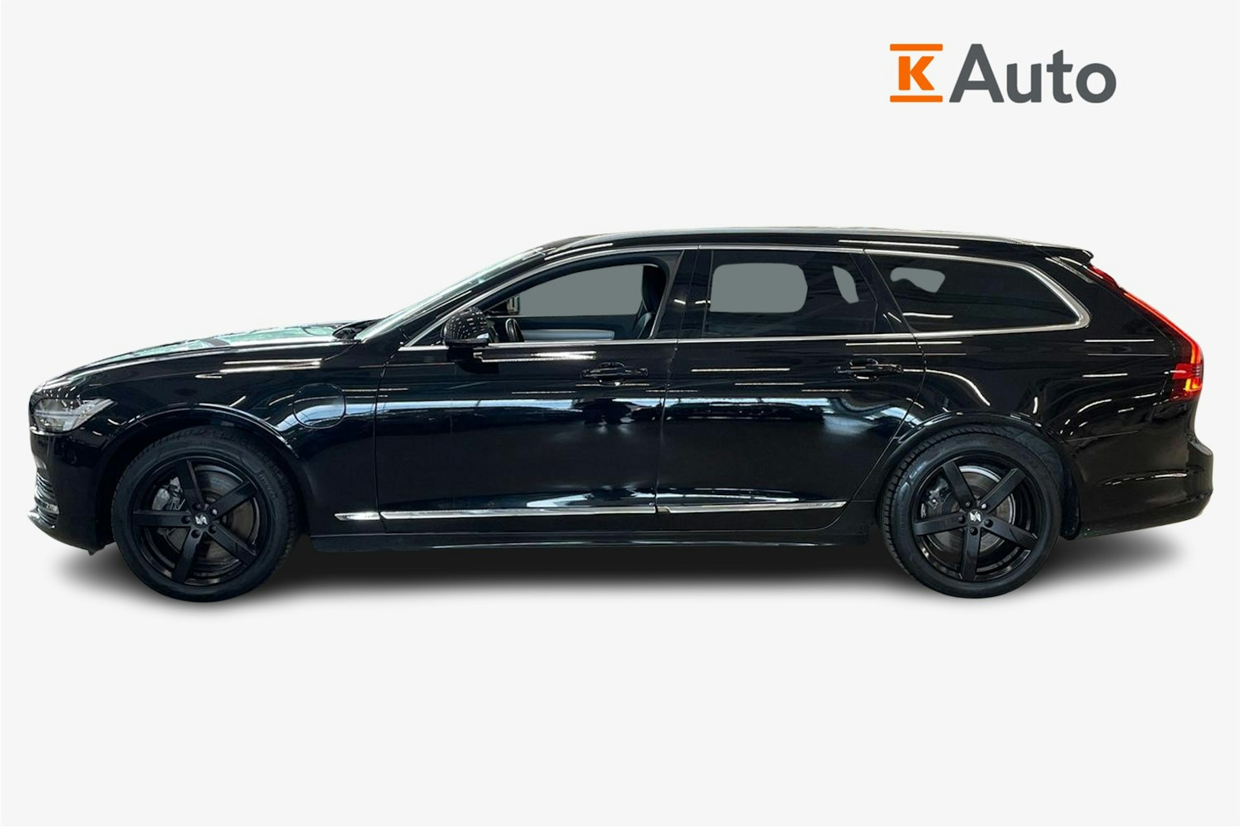 musta Volvo V90 2022 kuva 6.