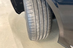 musta Volvo V90 2022 kuva 13.