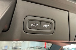 musta Volvo V90 2022 kuva 29.