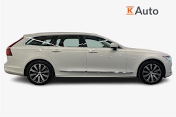 valkoinen Volvo V90 2022 kuva 6.