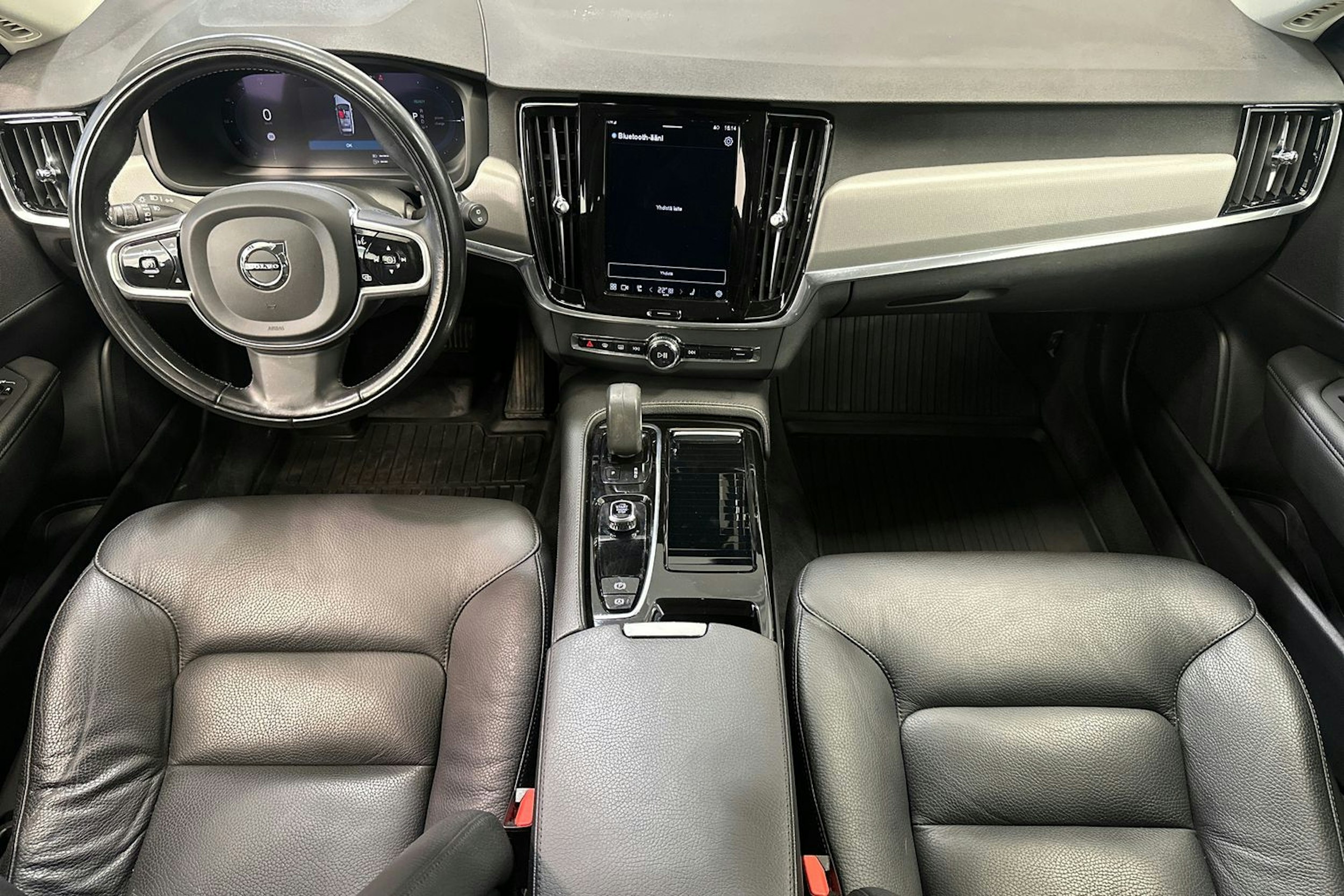 valkoinen Volvo V90 2022 kuva 9.