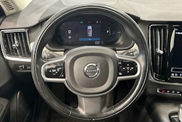 valkoinen Volvo V90 2022 kuva 16.