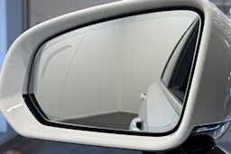 valkoinen Volvo V90 2022 kuva 20.