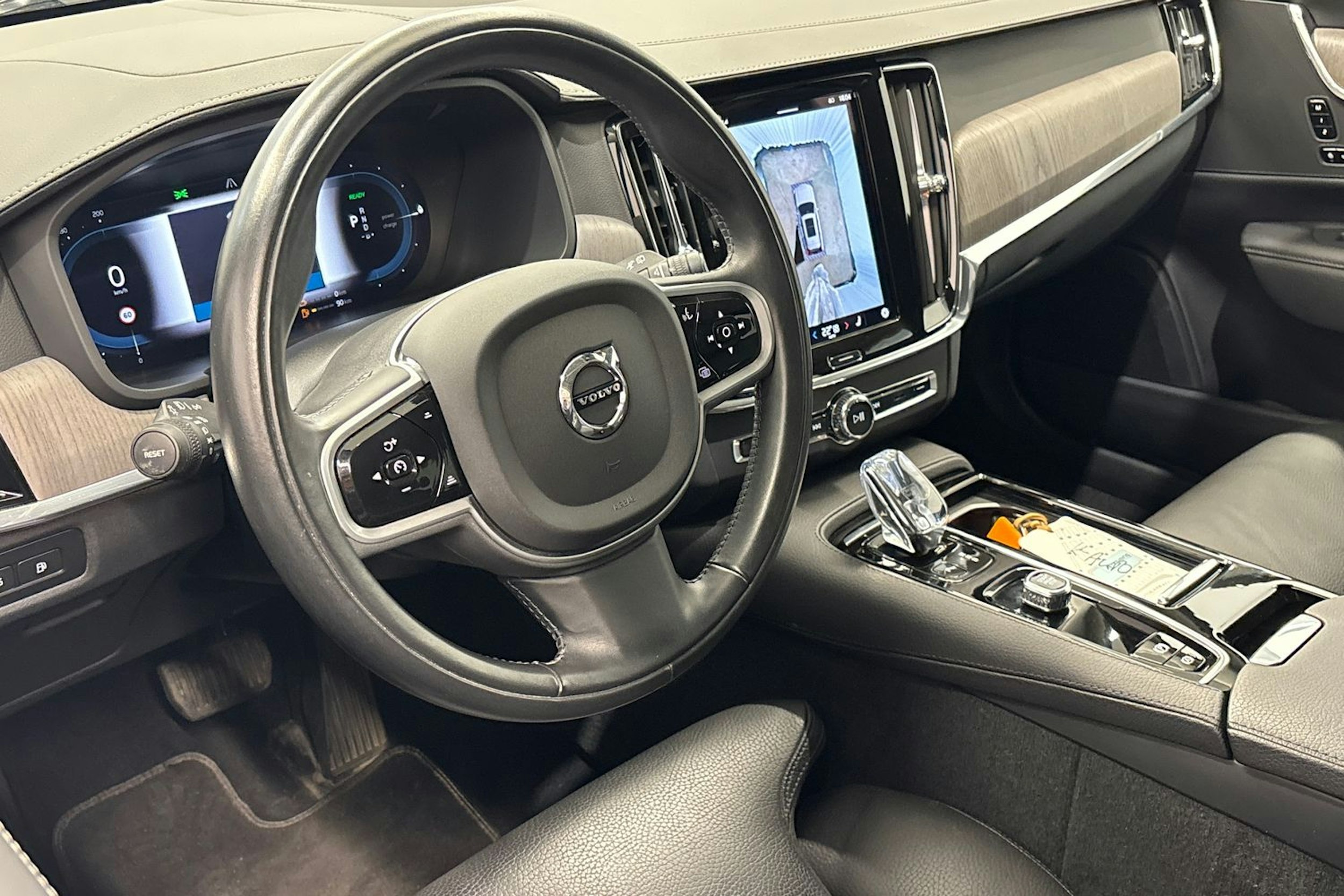 musta Volvo V90 2022 kuva 6.