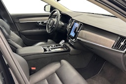 musta Volvo V90 2022 kuva 8.