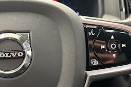 musta Volvo V90 2022 kuva 15.
