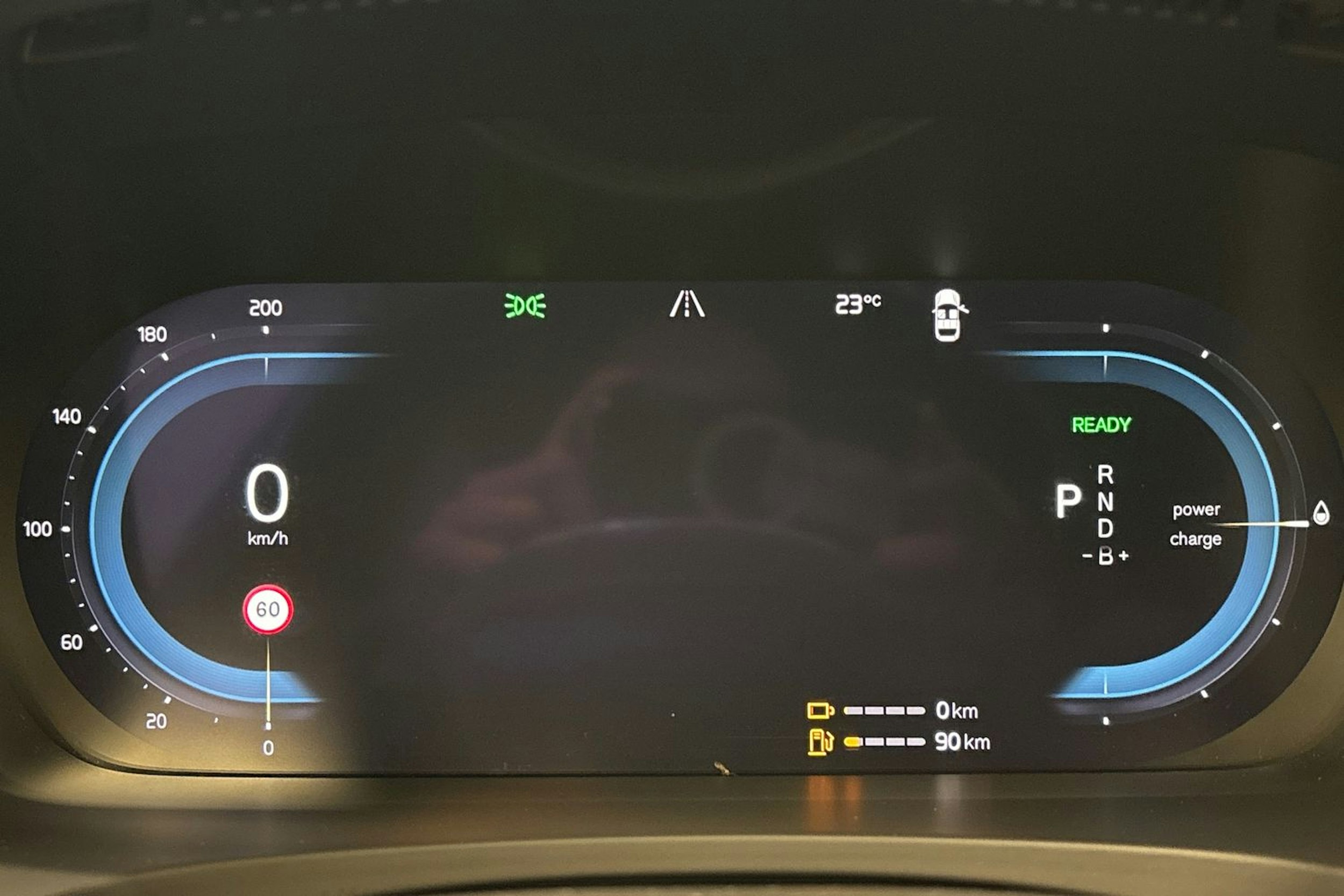 musta Volvo V90 2022 kuva 16.