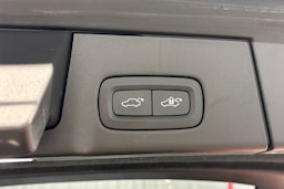 musta Volvo V90 2022 kuva 29.