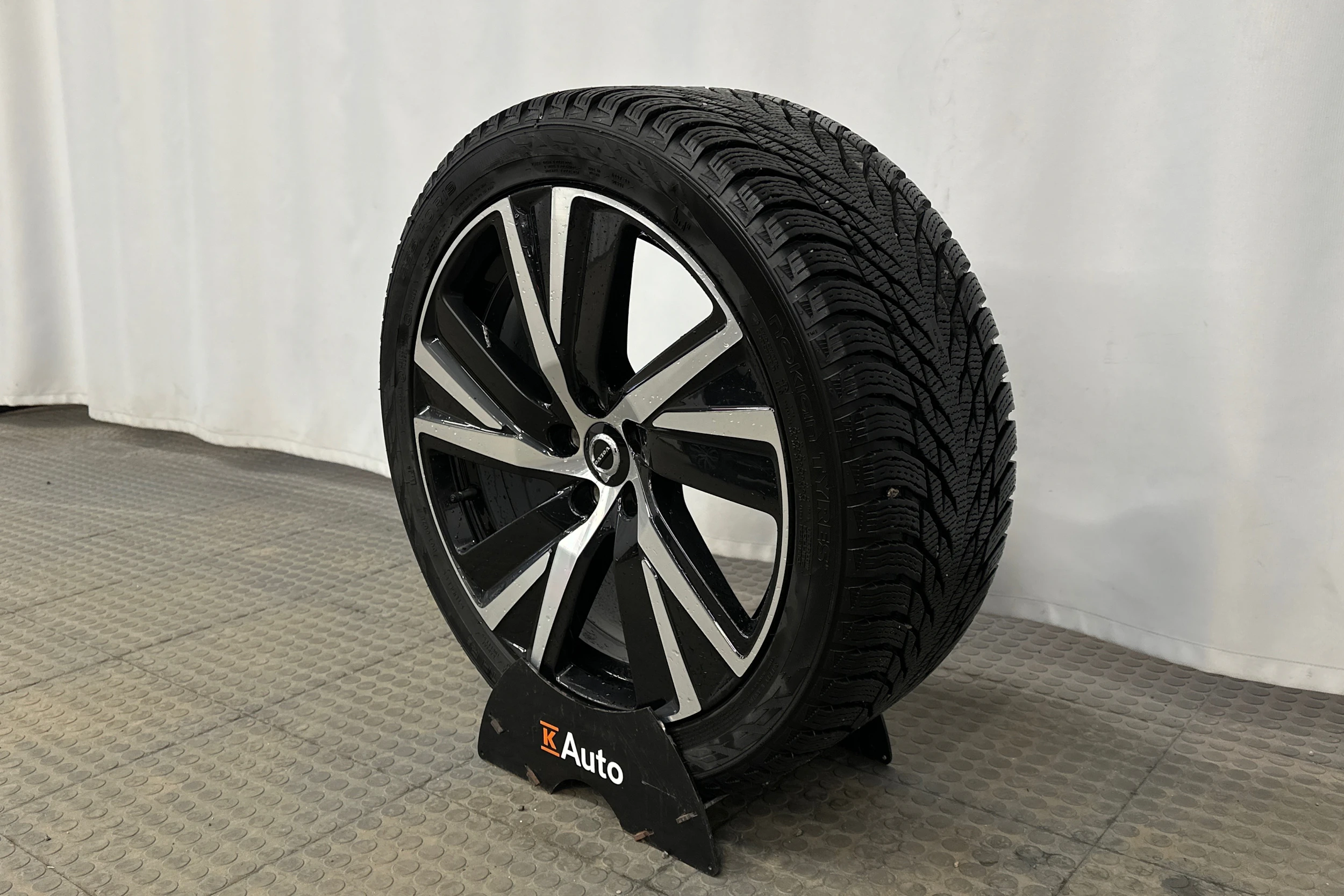 musta Volvo V90 2022 kuva 10.