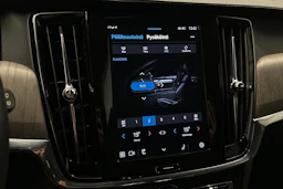 musta Volvo V90 2022 kuva 24.