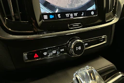 musta Volvo V90 2022 kuva 27.