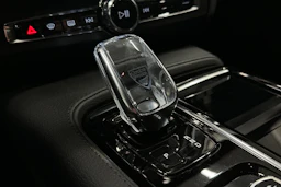 musta Volvo V90 2022 kuva 28.