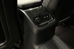 musta Volvo V90 2022 kuva 29.
