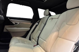 musta Volvo V90 2022 kuva 10.