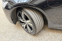 musta Volvo V90 2022 kuva 13.