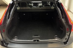 musta Volvo V90 2022 kuva 14.