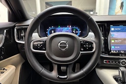 musta Volvo V90 2022 kuva 18.