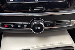 musta Volvo V90 2022 kuva 27.