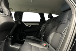 musta Volvo V90 2023 kuva 11.