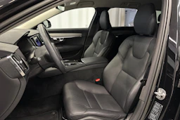 musta Volvo V90 2023 kuva 18.