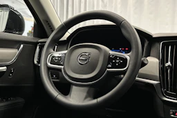 musta Volvo V90 2023 kuva 19.