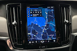 musta Volvo V90 2023 kuva 24.