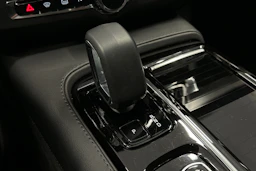 musta Volvo V90 2023 kuva 29.