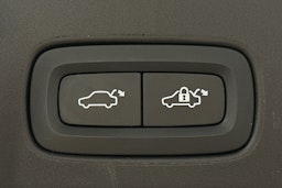 sininen Volvo V90 2023 kuva 15.