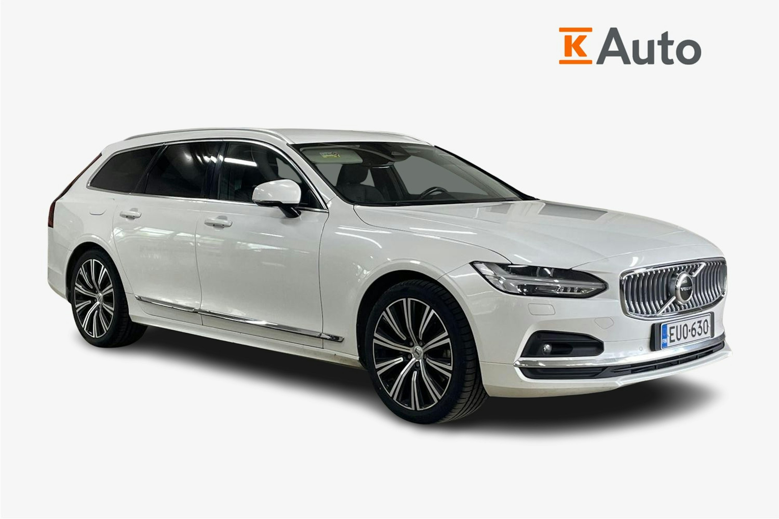 valkoinen Volvo V90 2023 kuva 1.