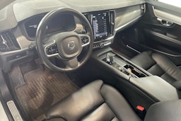valkoinen Volvo V90 2023 kuva 3.