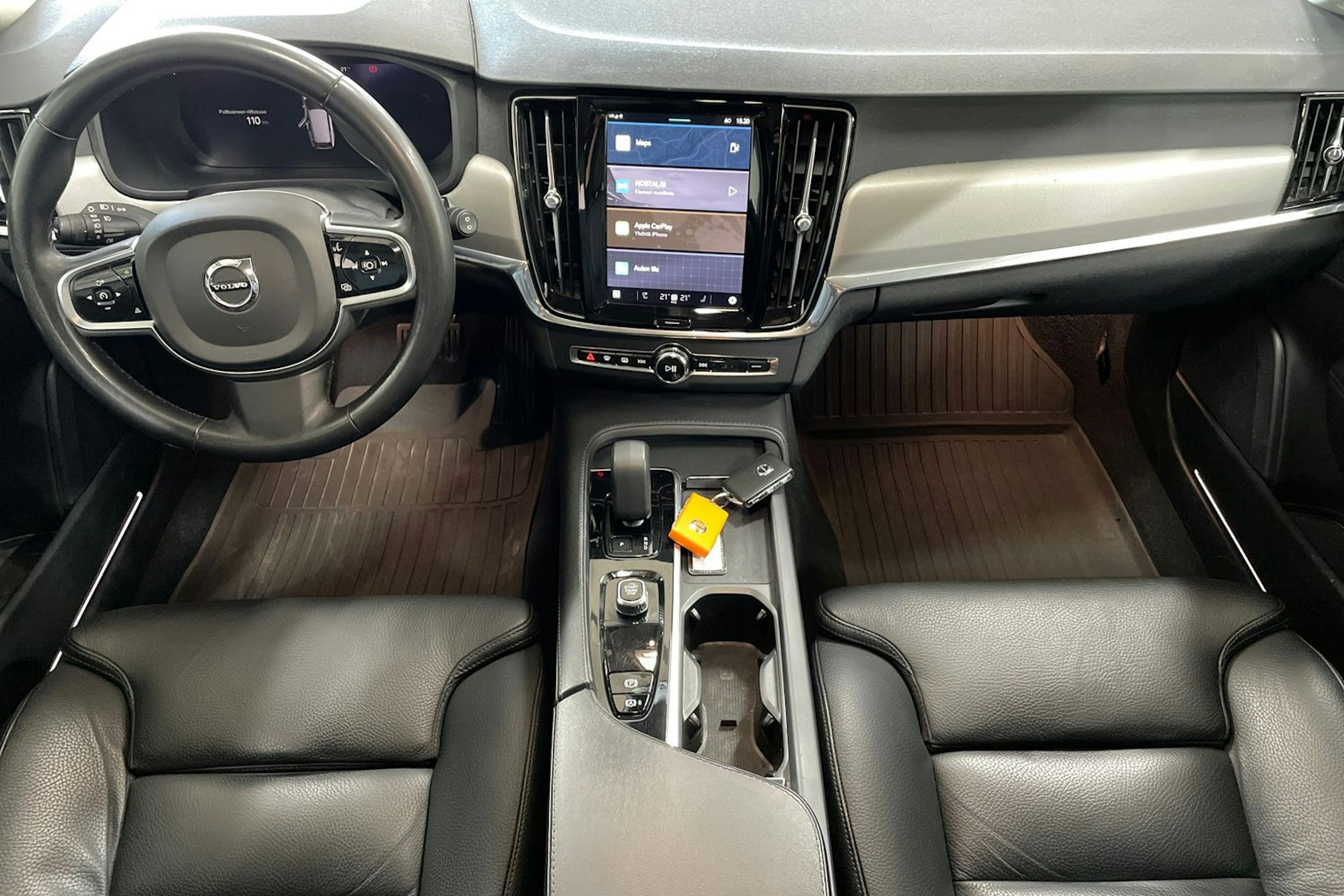 valkoinen Volvo V90 2023 kuva 7.