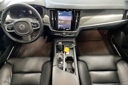 valkoinen Volvo V90 2023 kuva 7.