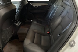 valkoinen Volvo V90 2023 kuva 8.