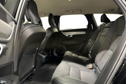 musta Volvo V90 2023 kuva 10.