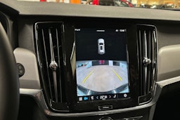 musta Volvo V90 2023 kuva 15.