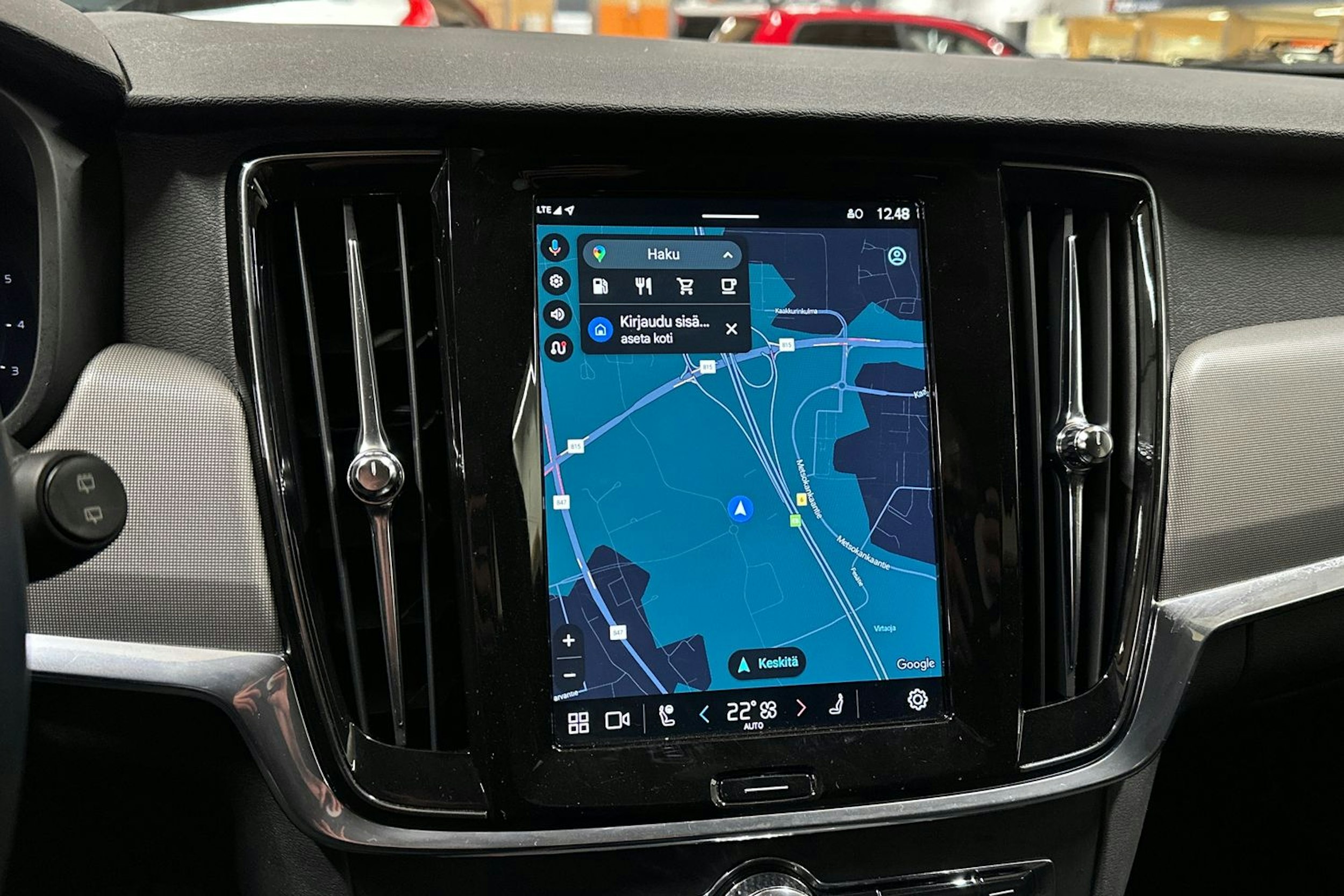 musta Volvo V90 2023 kuva 16.