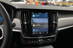 musta Volvo V90 2023 kuva 19.