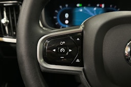 musta Volvo V90 2023 kuva 23.