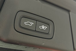 musta Volvo V90 2023 kuva 15.